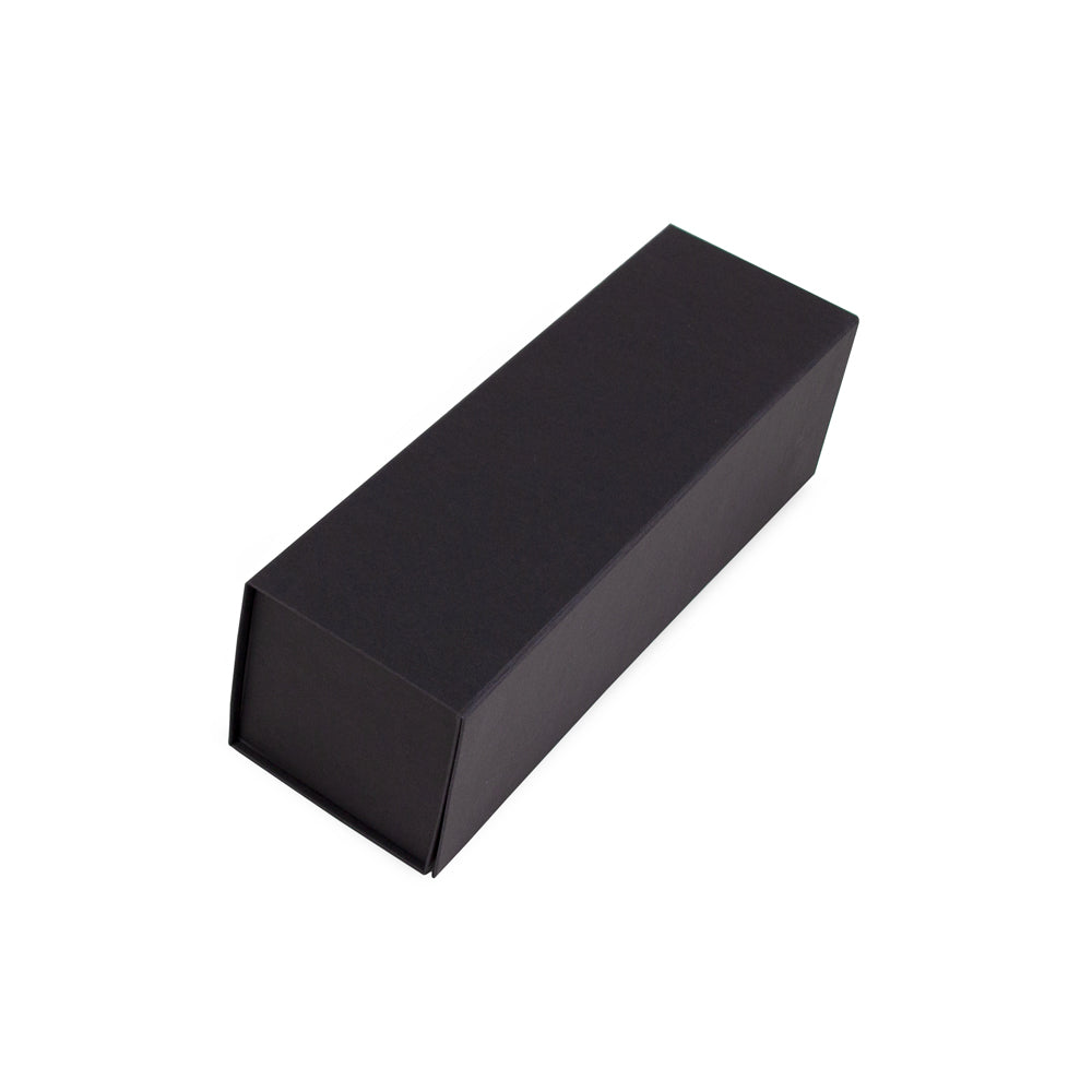 Magneet-wijnflesdozen , kraft. met magneetsluiting. bruin, zwart, wit en bruin/wit.
